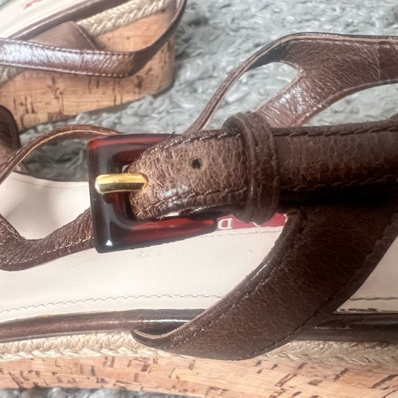 Prada caramel brown wedge sandal with rope cork heel and tortoise shell buckle. - Picture 5 of 8